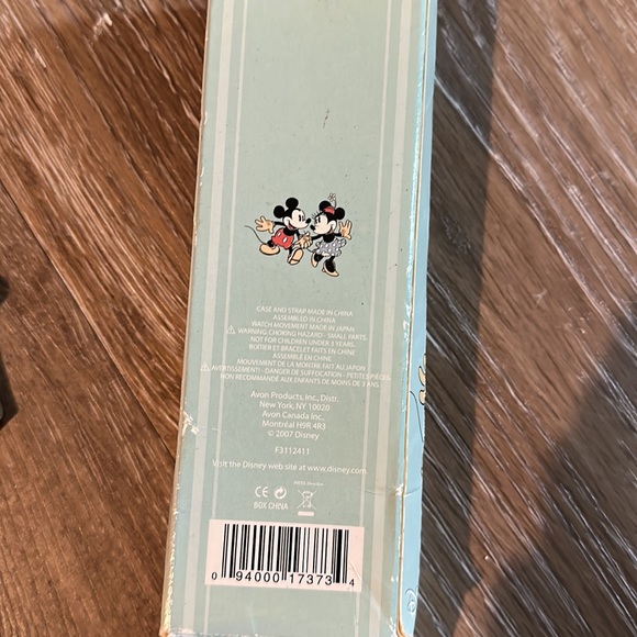 Minnie and Mickey watch - Picture 3 of 5